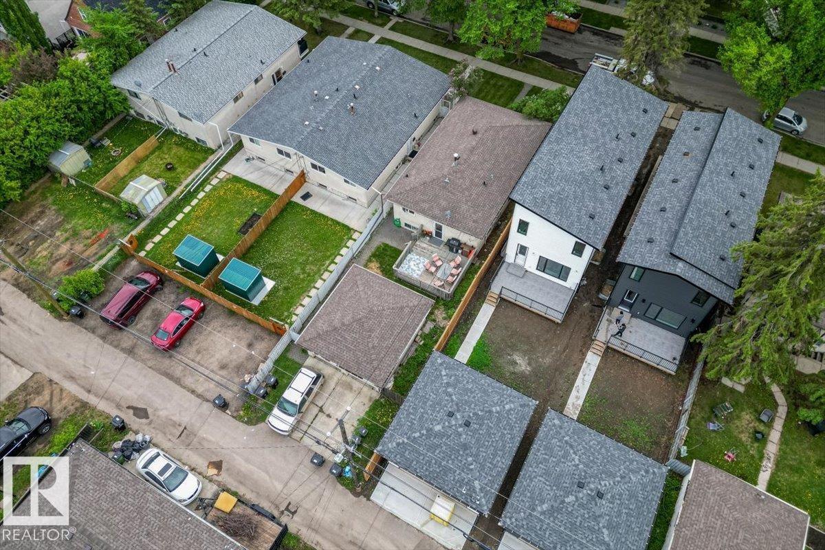 9324 70 AV NW - 19