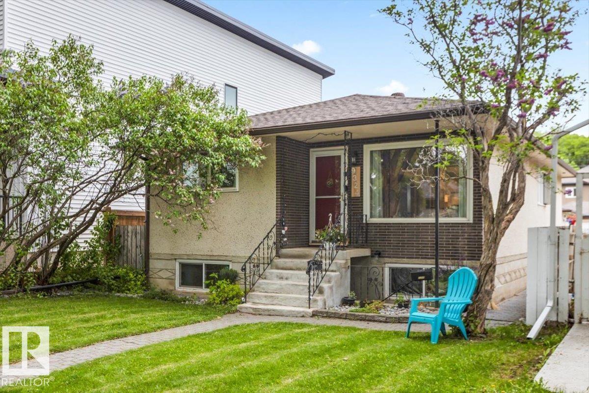 9324 70 AV NW - 2