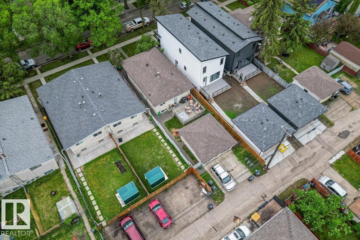 9324 70 AV NW - 20