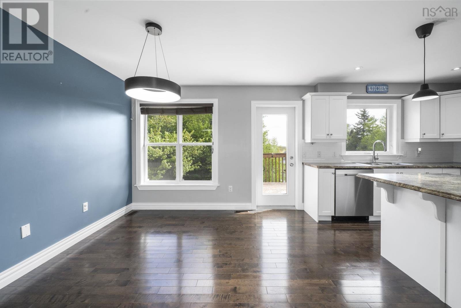 Property 36 of 42 of 73 Darlington Drive