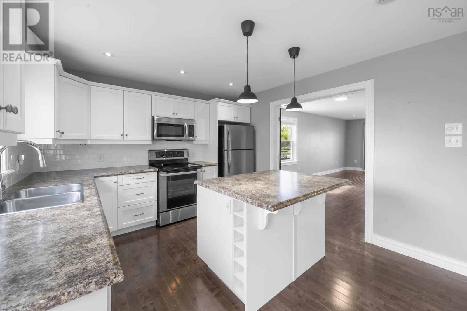 Property 35 of 42 of 73 Darlington Drive