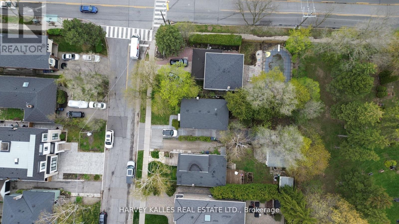 246 BURNETT AVENUE - 30