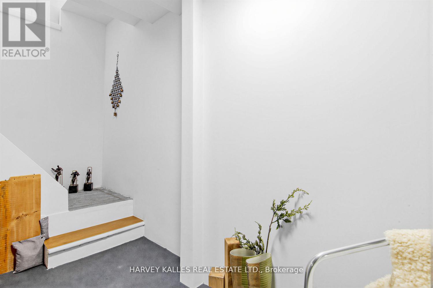 246 BURNETT AVENUE - 28