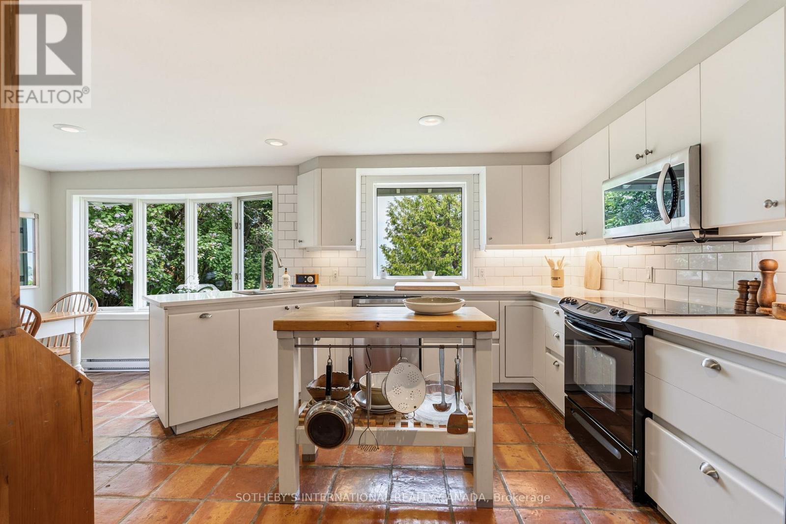 30 HEDGE ROAD - 17