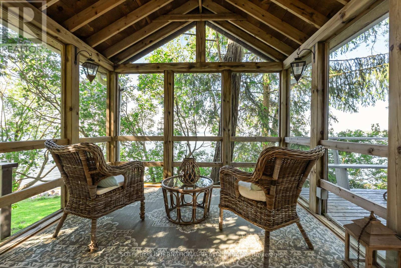 30 HEDGE ROAD - 32