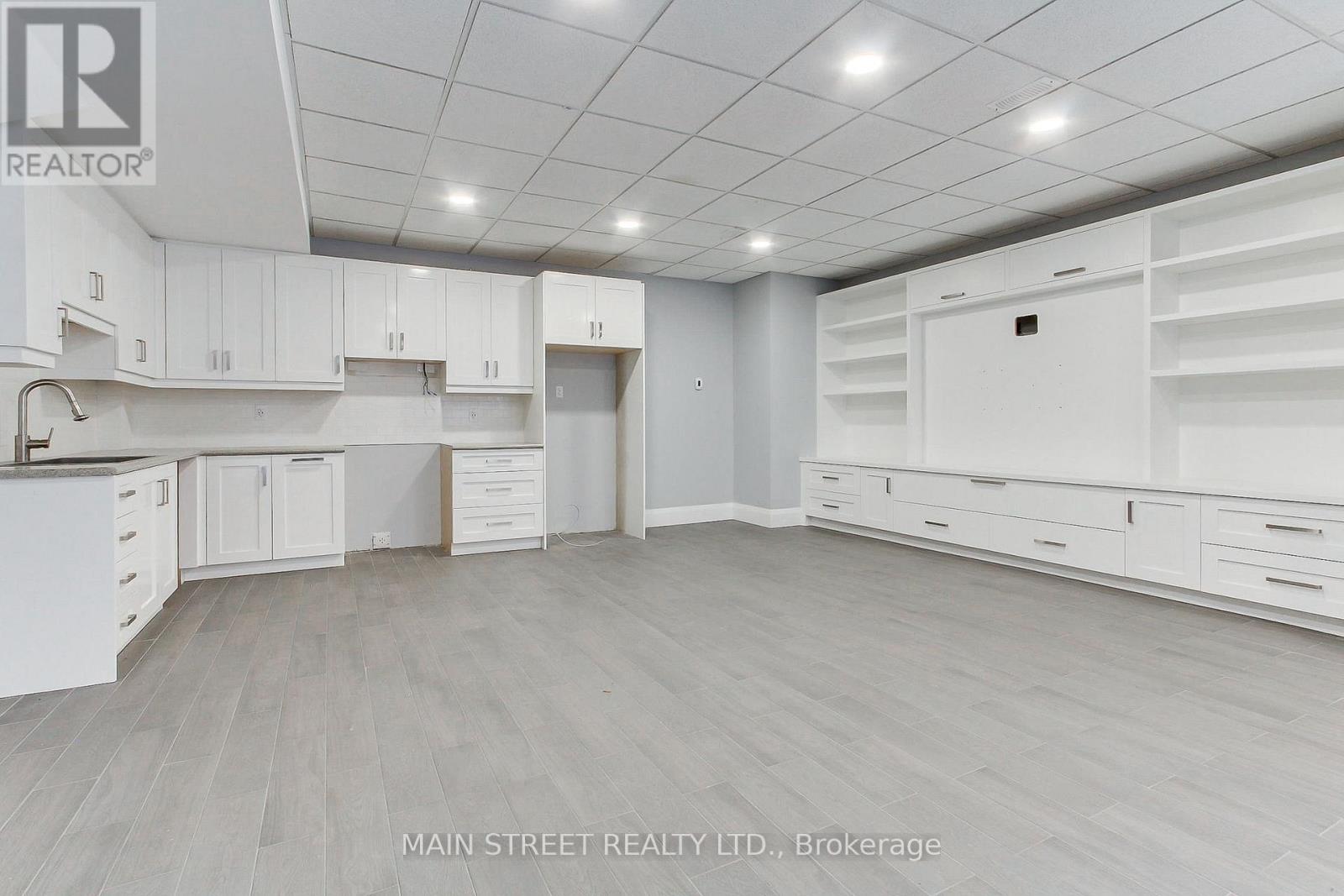 267 KING HIGH DRIVE - 43