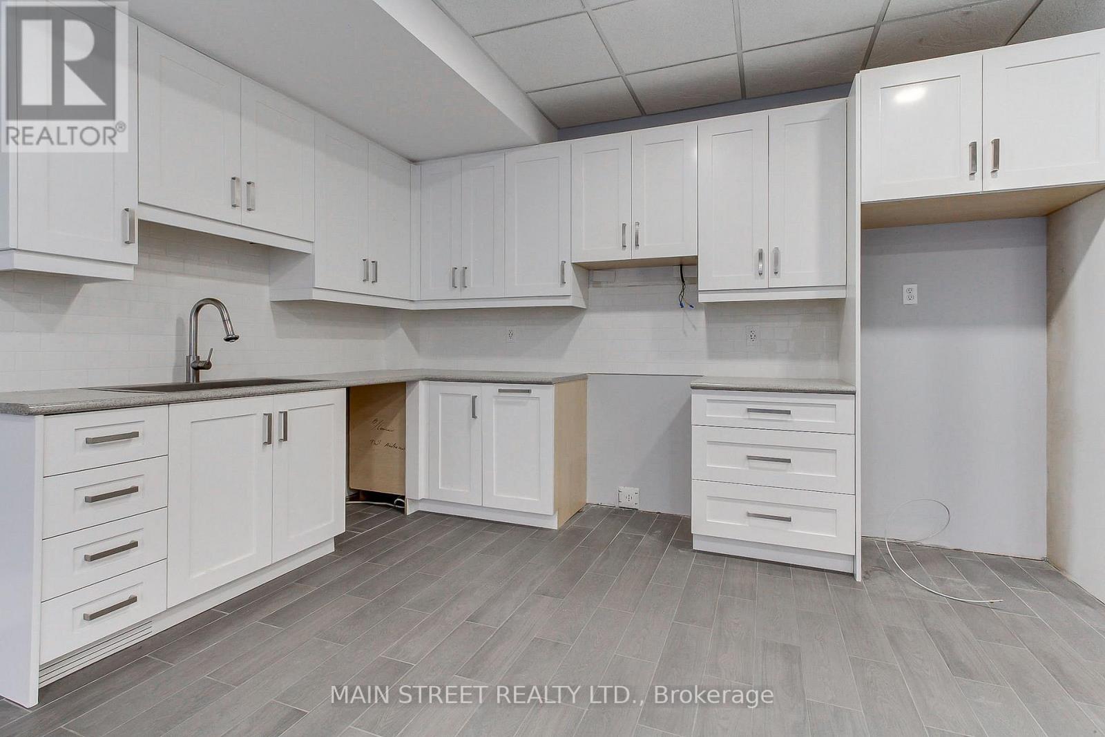 267 KING HIGH DRIVE - 44