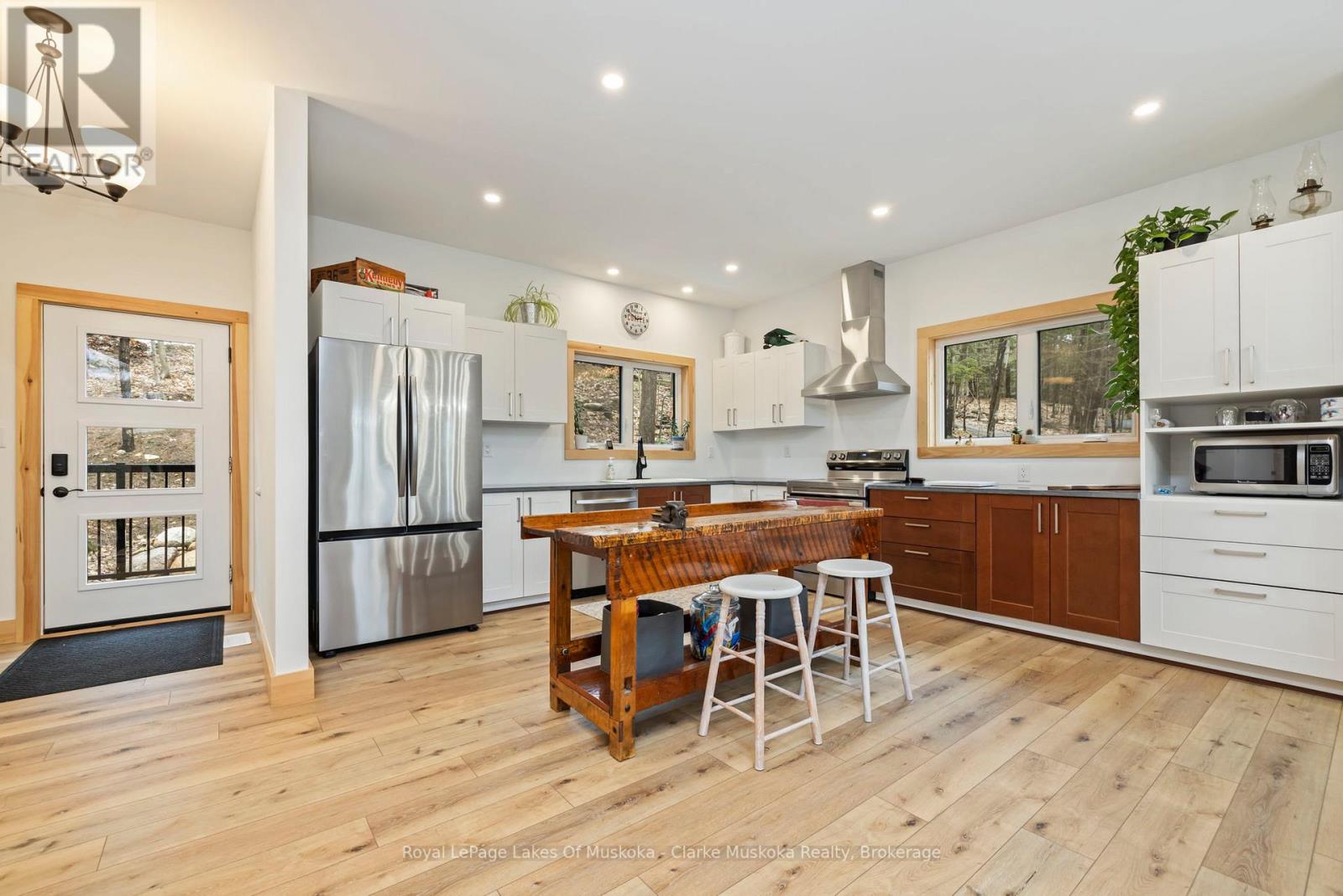 #5 1062 PENNWOOD ROAD - 10
