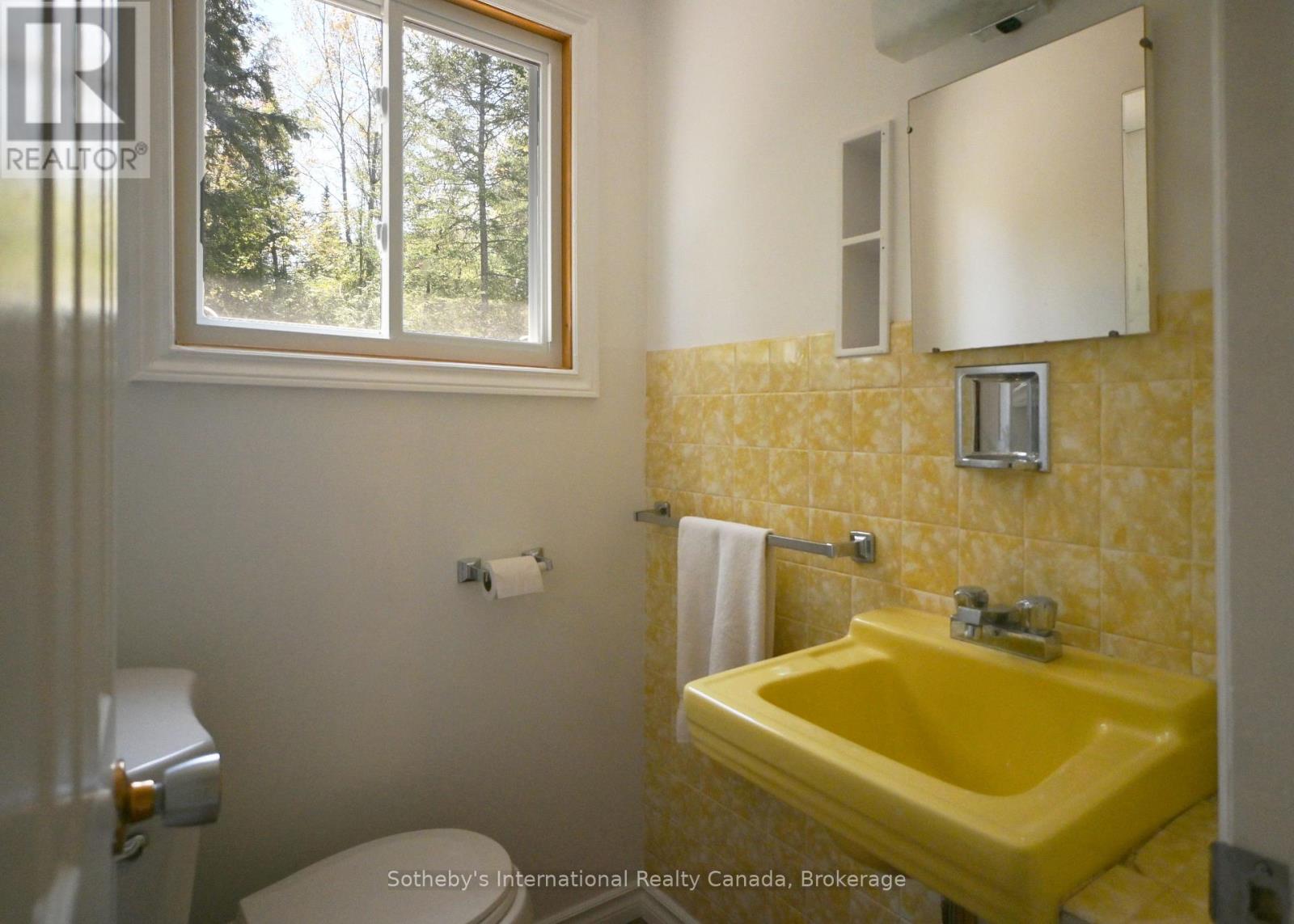 1072 HOLIDAY PARK DRIVE - 22