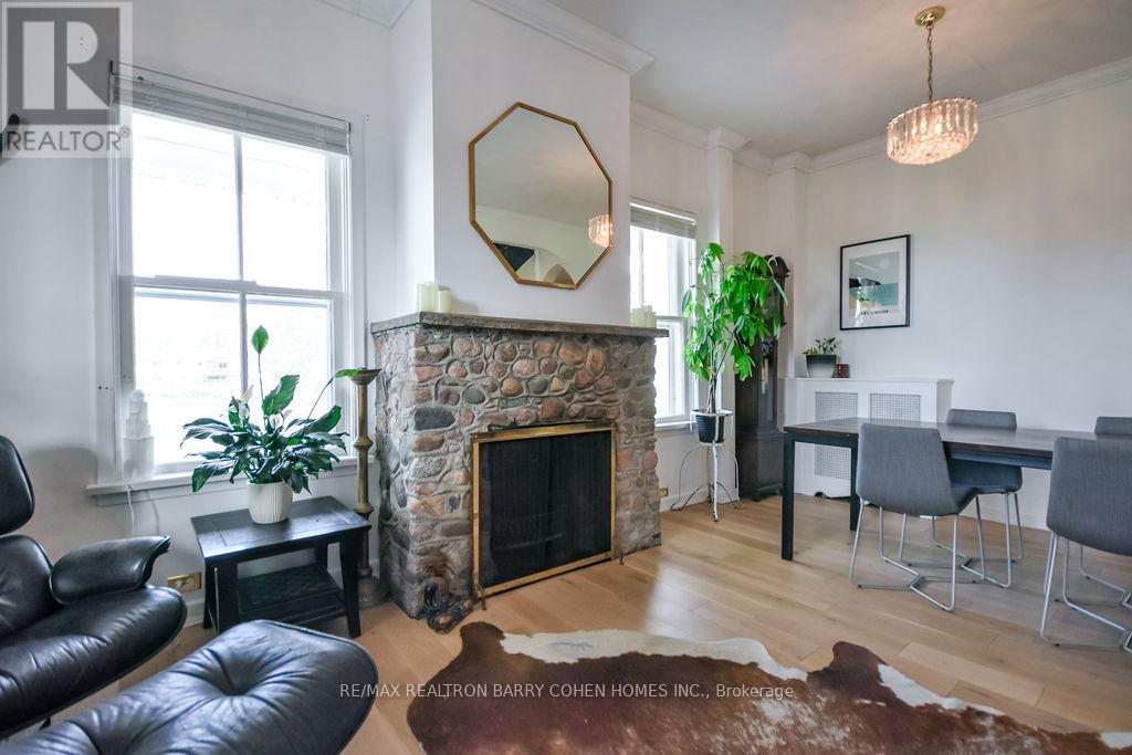 8 LAKESHORE ROAD E - 10