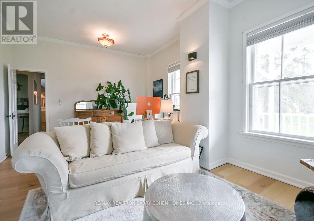 8 LAKESHORE ROAD E - 19