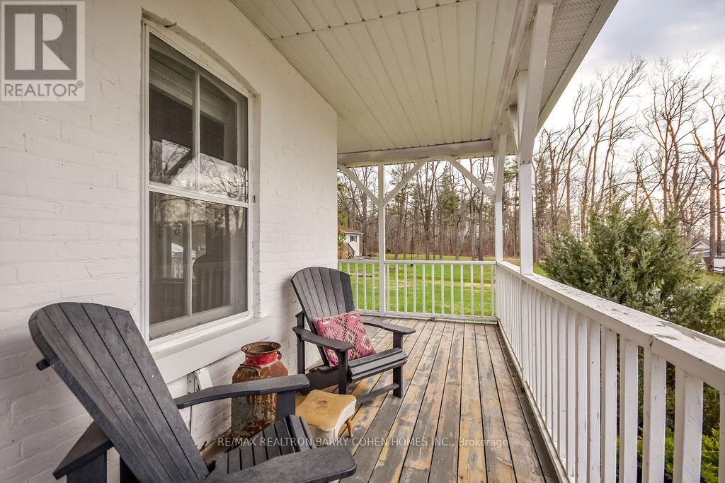 8 LAKESHORE ROAD E - 47