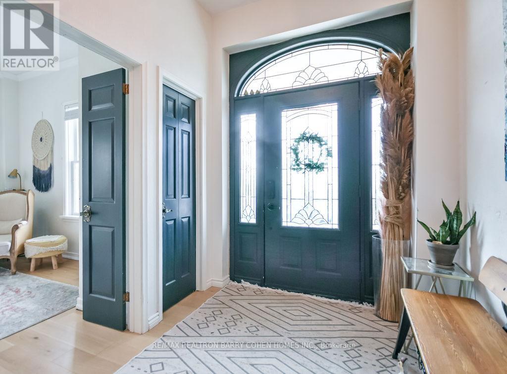 8 LAKESHORE ROAD E - 7