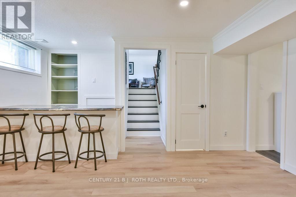 32 LONSDALE PLACE - 22