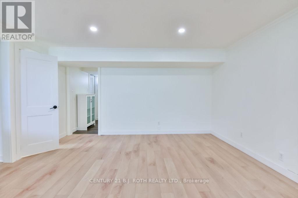 32 LONSDALE PLACE - 24