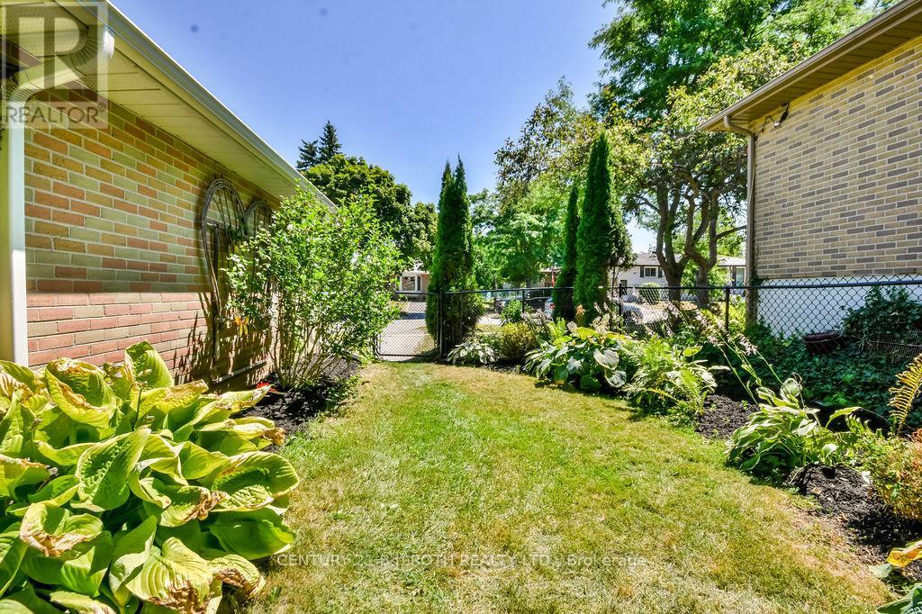 32 LONSDALE PLACE - 34