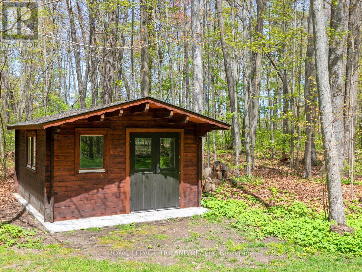 2056 MOCKINGBIRD STREET - Image 30