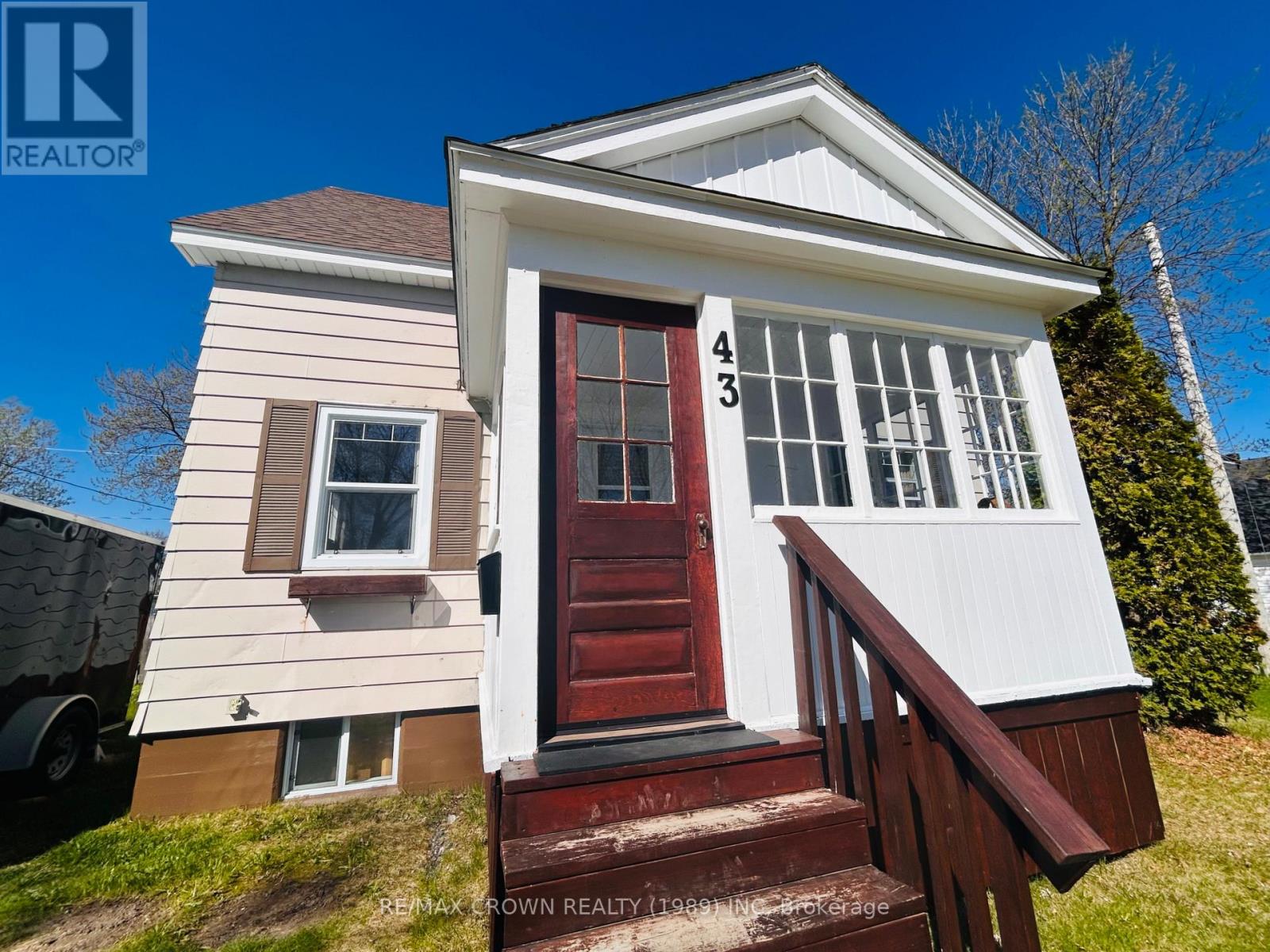 43 BOWMAN AVENUE - 11