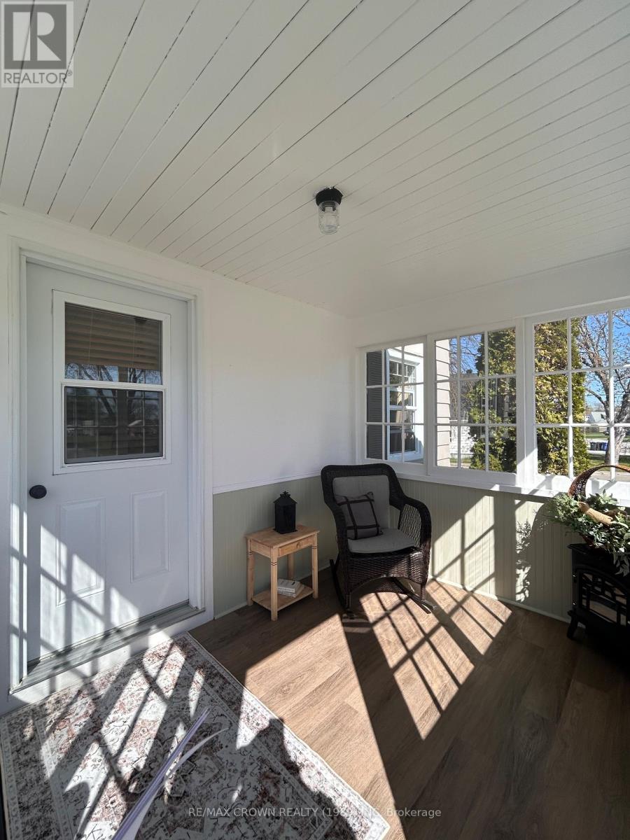 43 BOWMAN AVENUE - 12