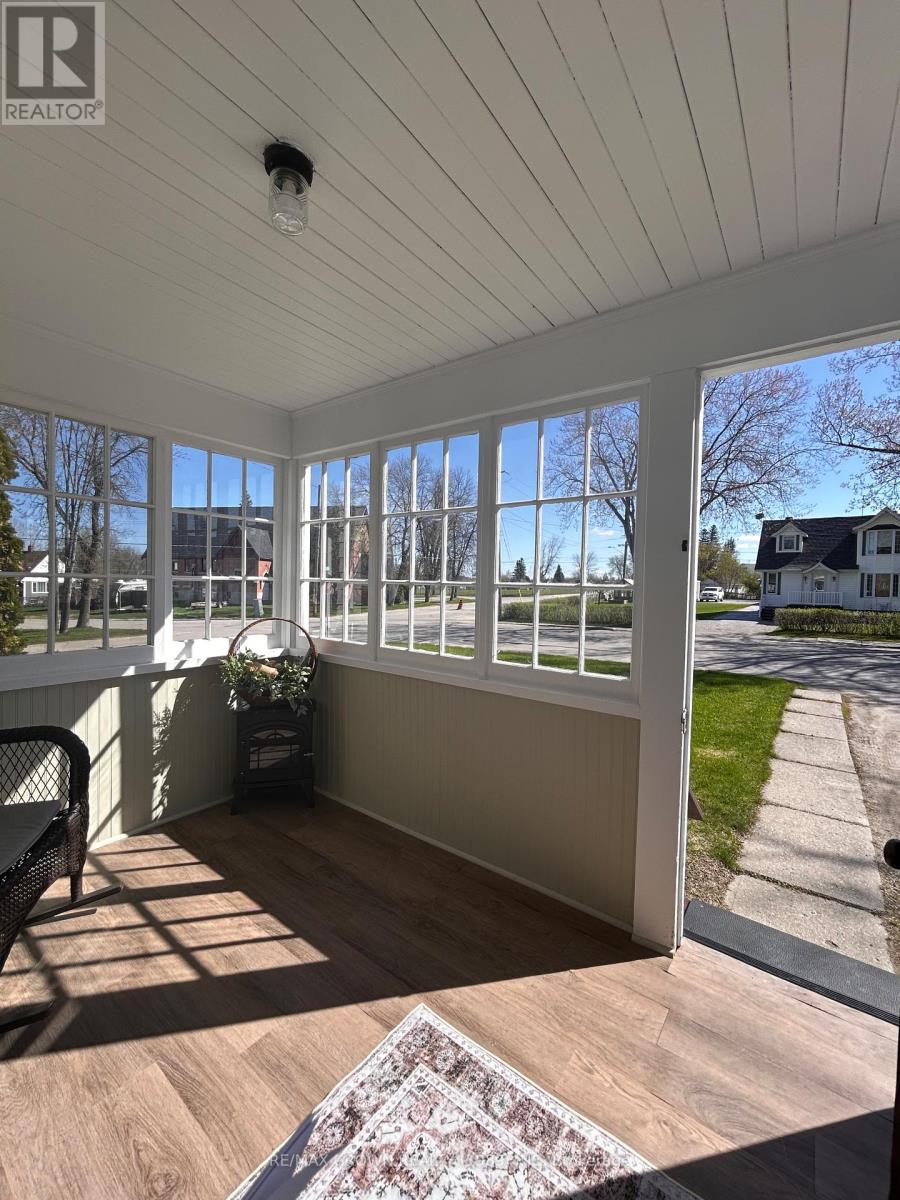 43 BOWMAN AVENUE - 13