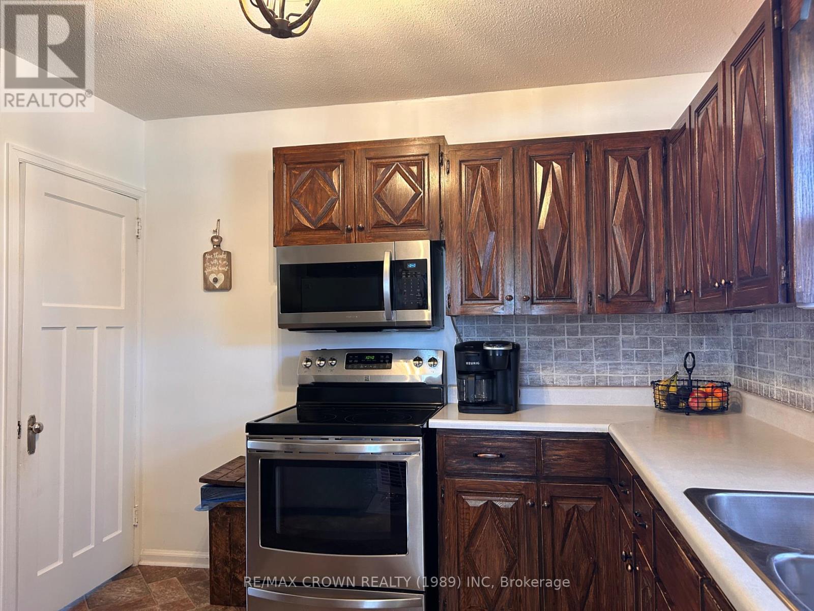 43 BOWMAN AVENUE - 22