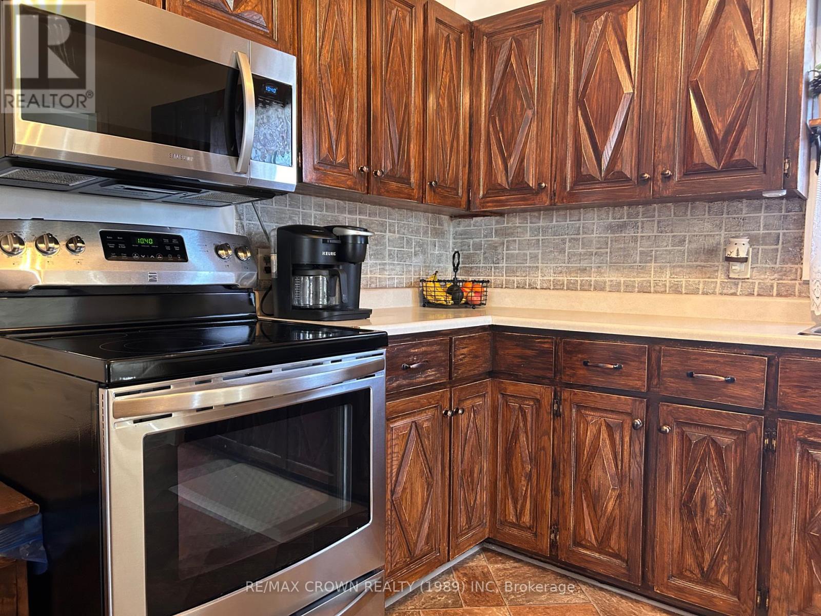 43 BOWMAN AVENUE - 24