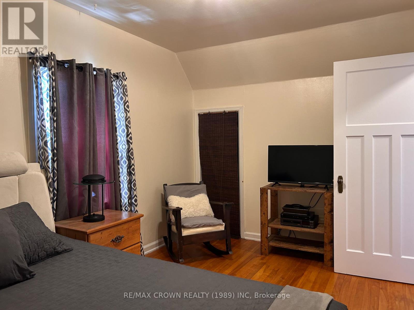43 BOWMAN AVENUE - 33