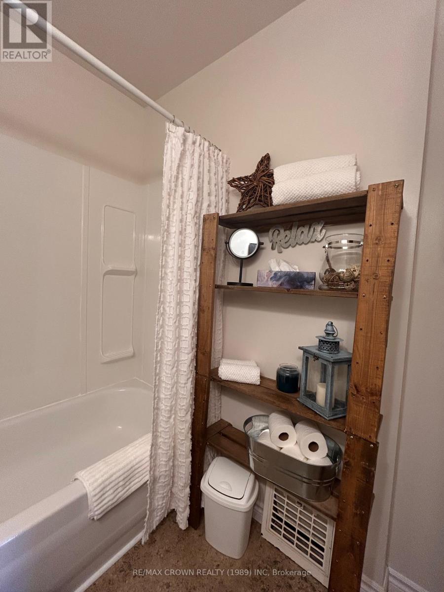 43 BOWMAN AVENUE - 35