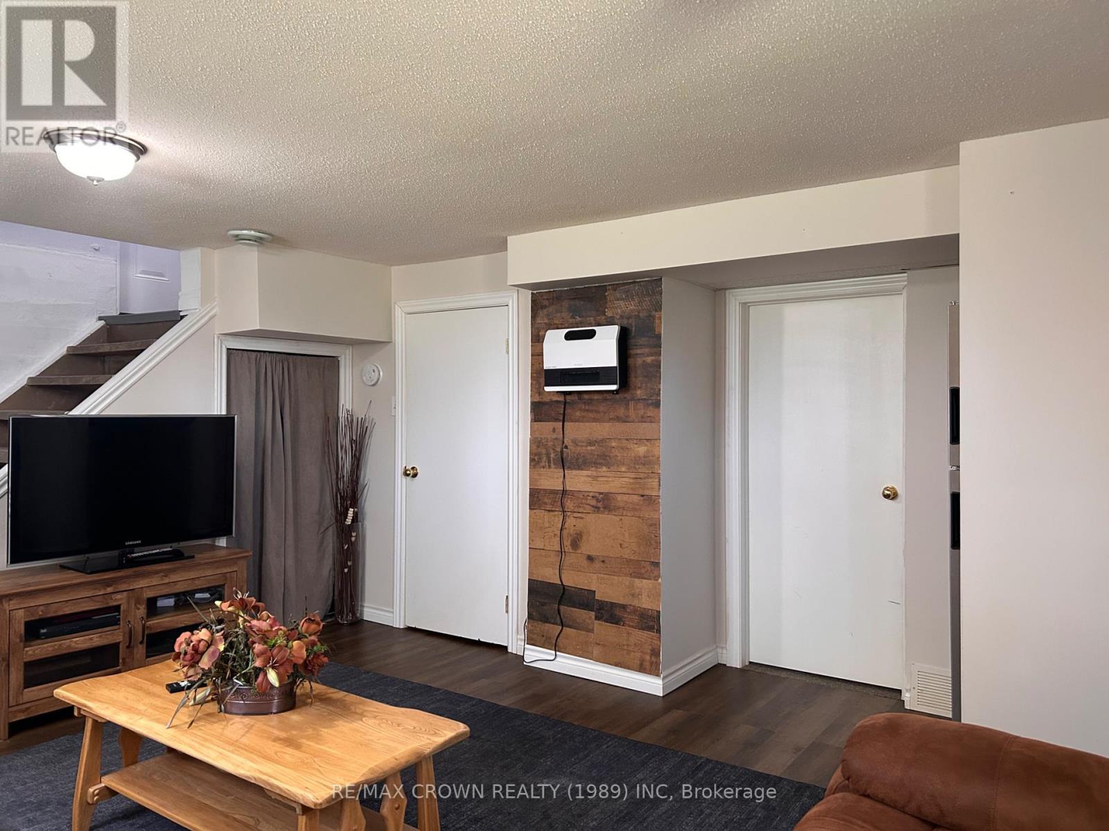 43 BOWMAN AVENUE - 39