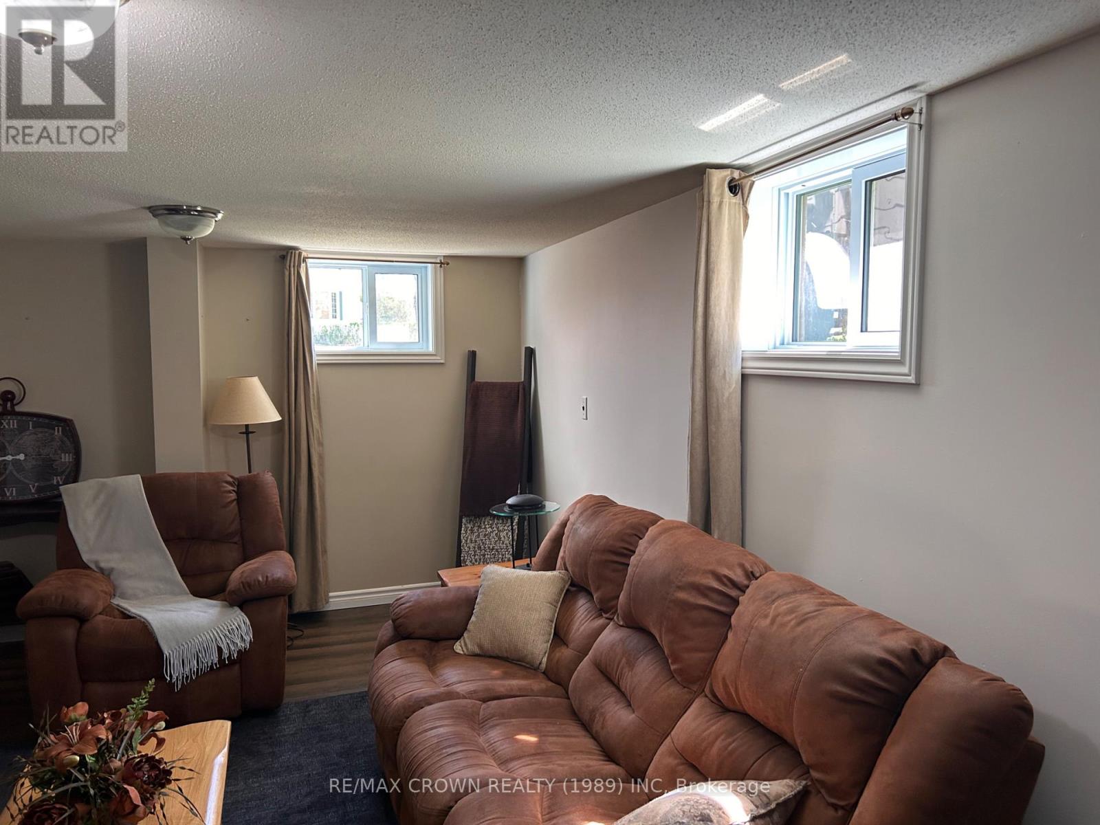 43 BOWMAN AVENUE - 40