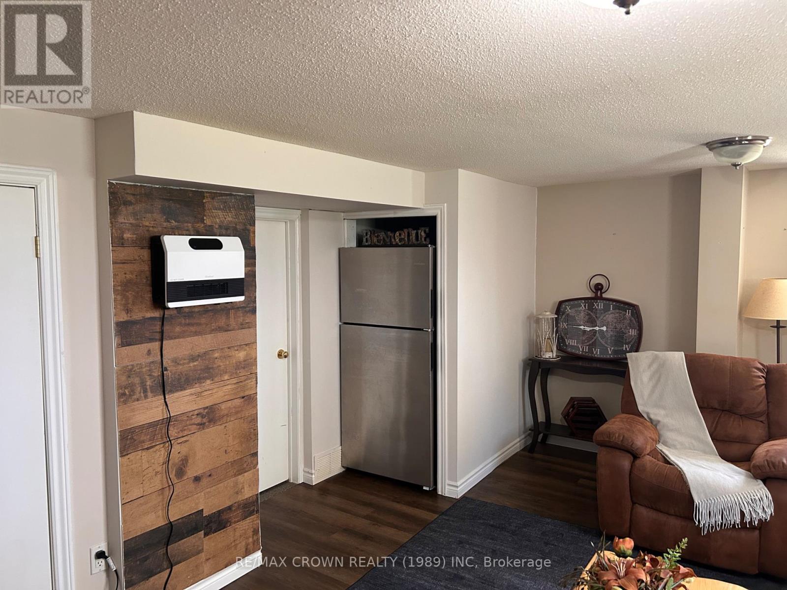 43 BOWMAN AVENUE - 41
