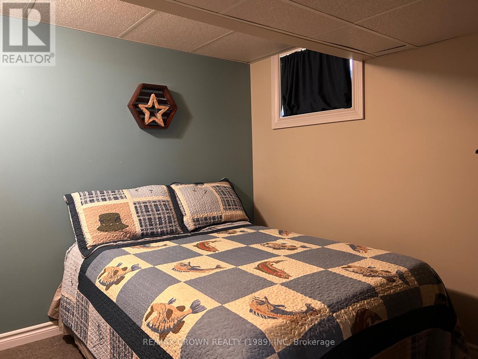 43 BOWMAN AVENUE - 42