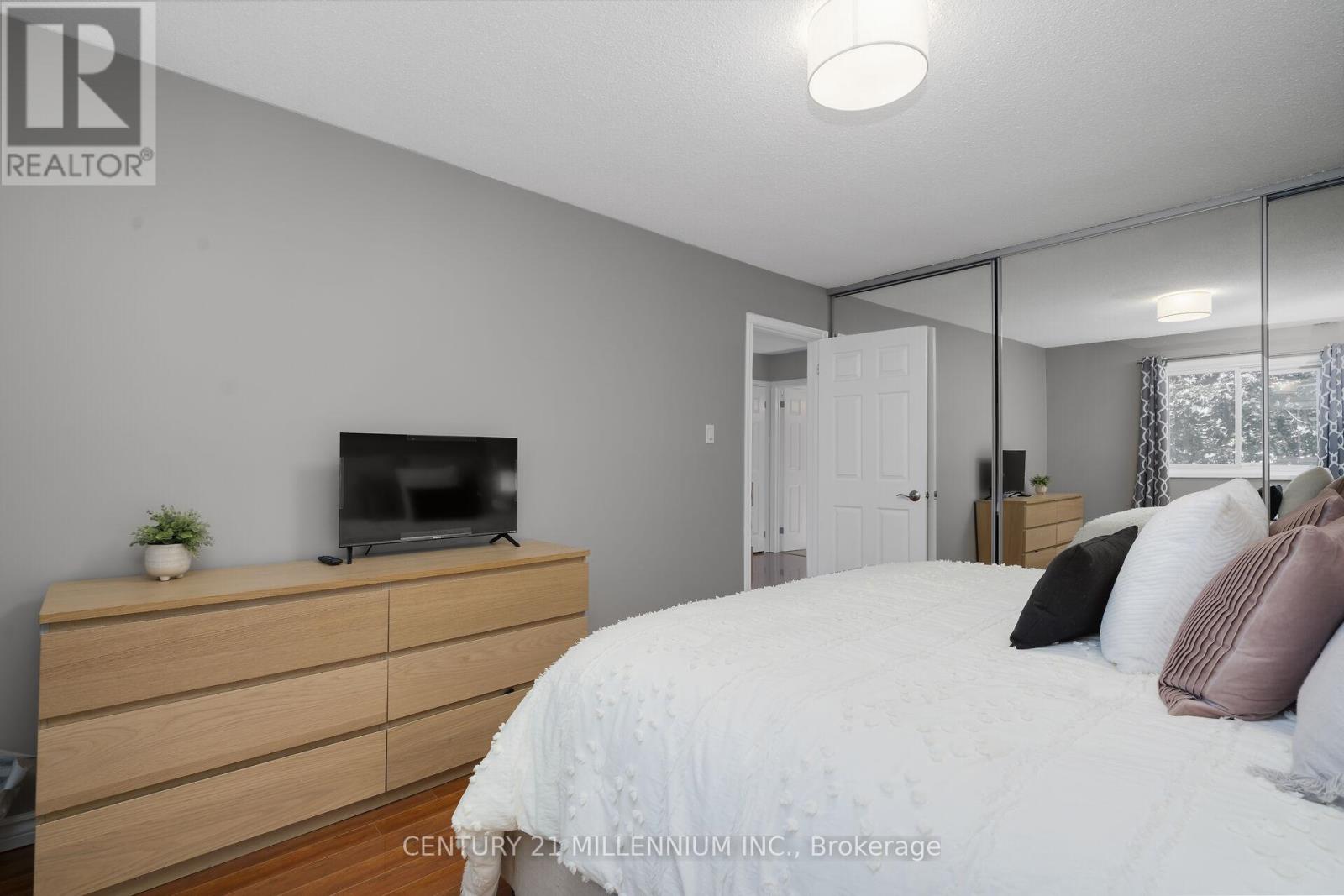 41 DOUGLAS CRESCENT - 19