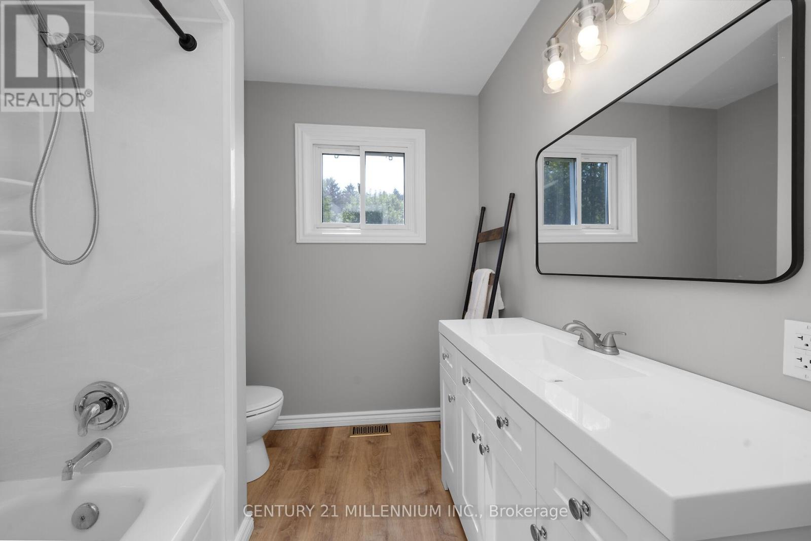 41 DOUGLAS CRESCENT - 22