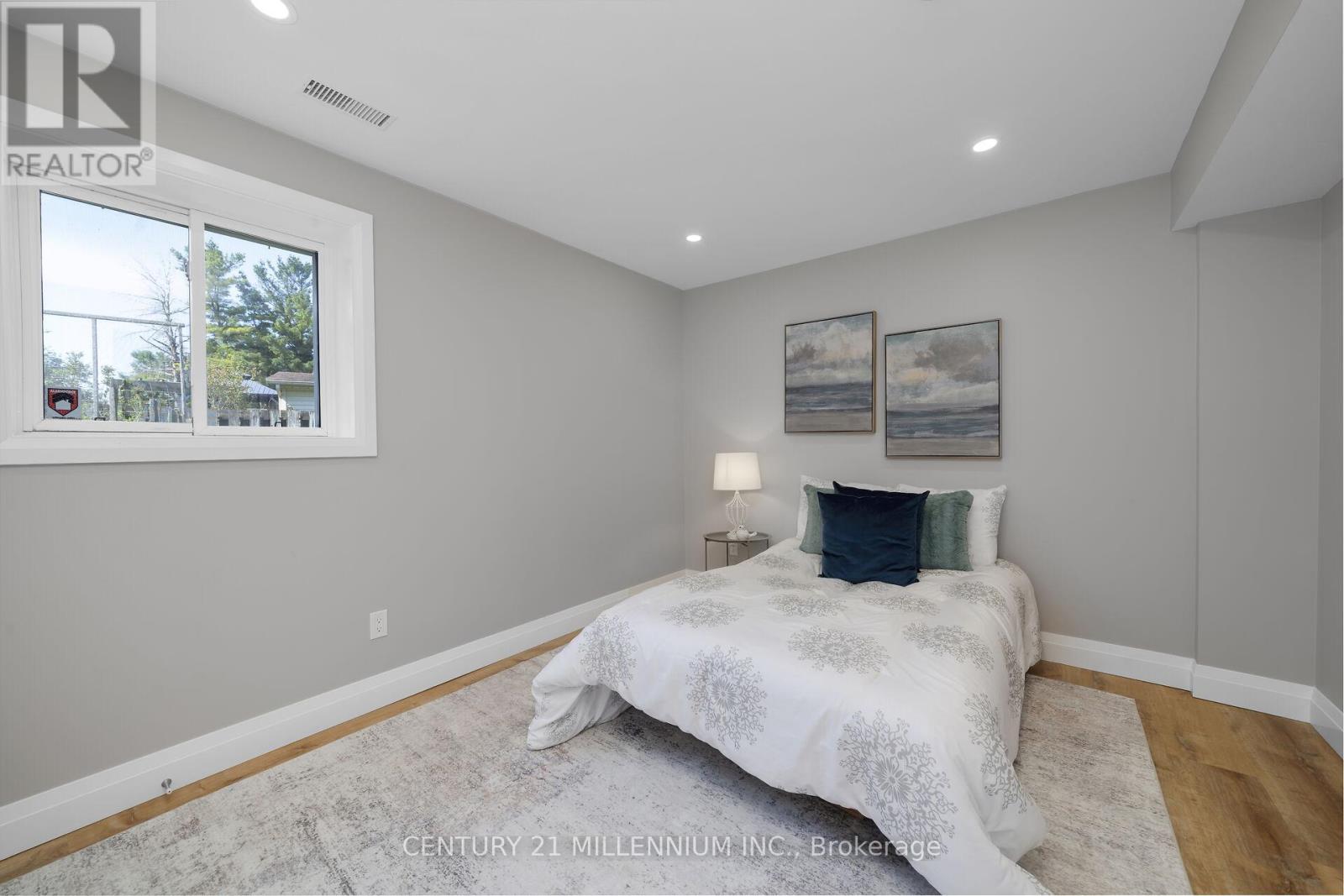 41 DOUGLAS CRESCENT - 26
