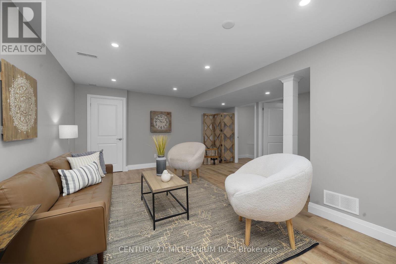 41 DOUGLAS CRESCENT - 30
