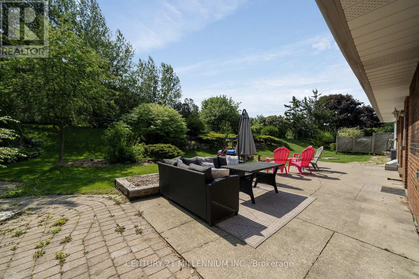 41 DOUGLAS CRESCENT - 33