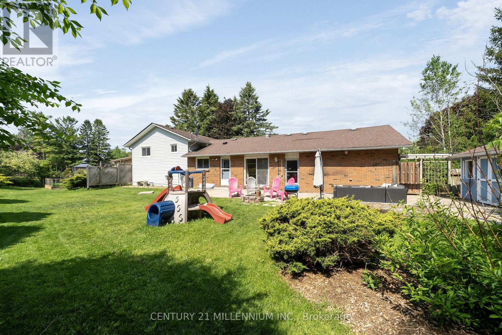 41 DOUGLAS CRESCENT - 36