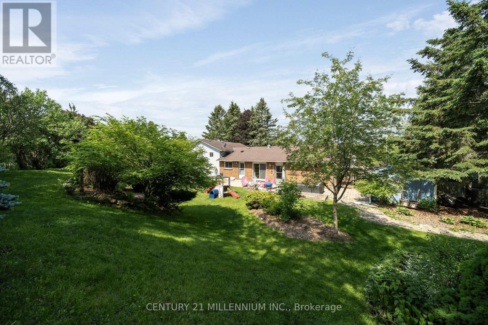 41 DOUGLAS CRESCENT - 37