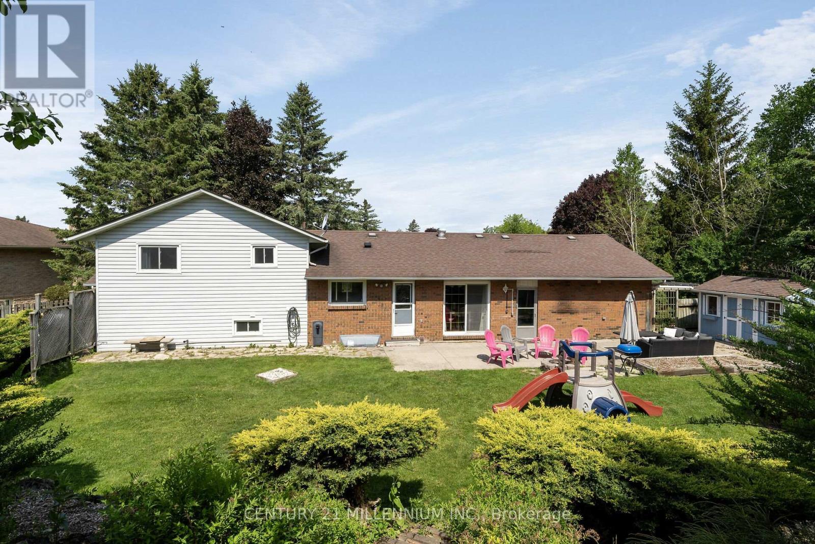 41 DOUGLAS CRESCENT - 38