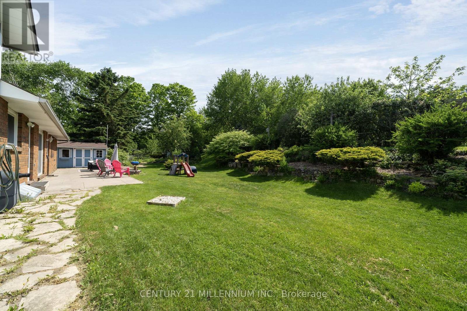 41 DOUGLAS CRESCENT - 42