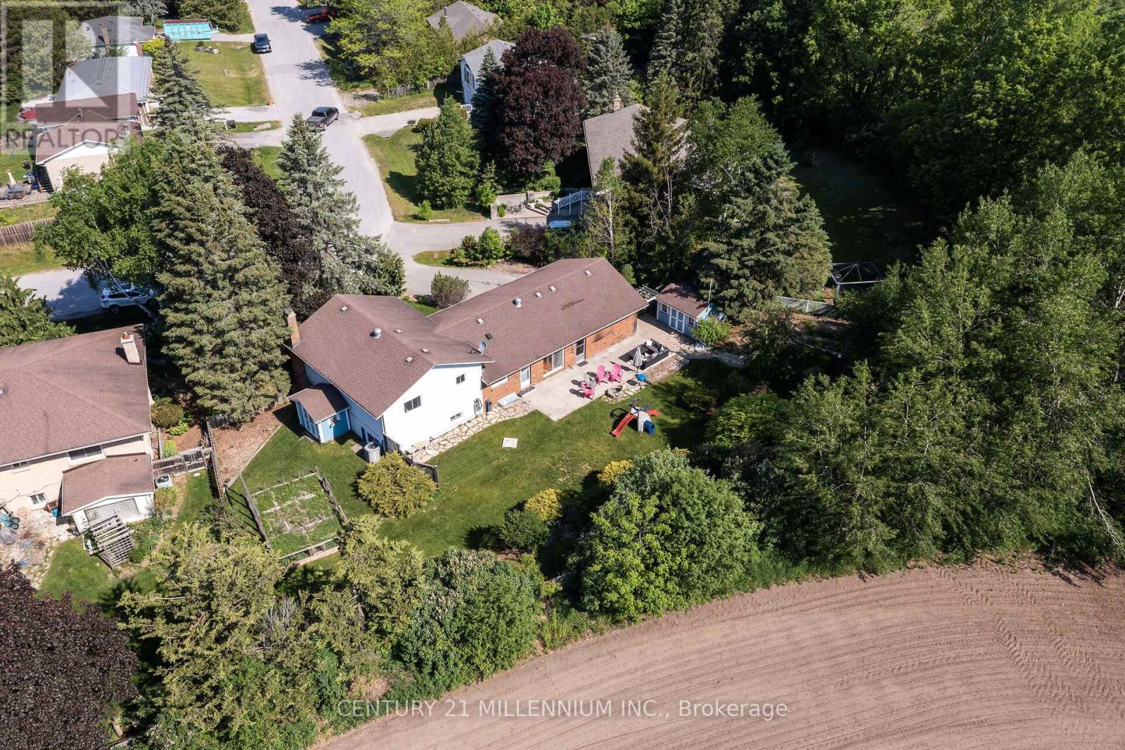 41 DOUGLAS CRESCENT - 43