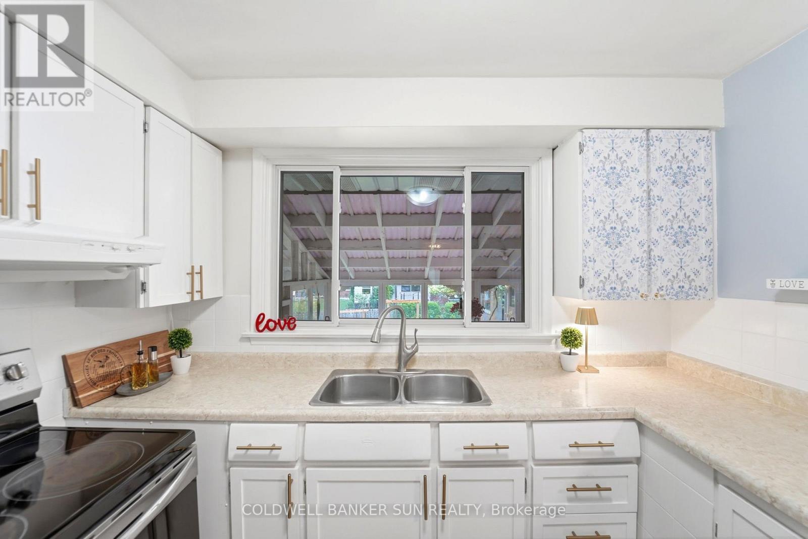 84 DUMBARTON STREET - 11