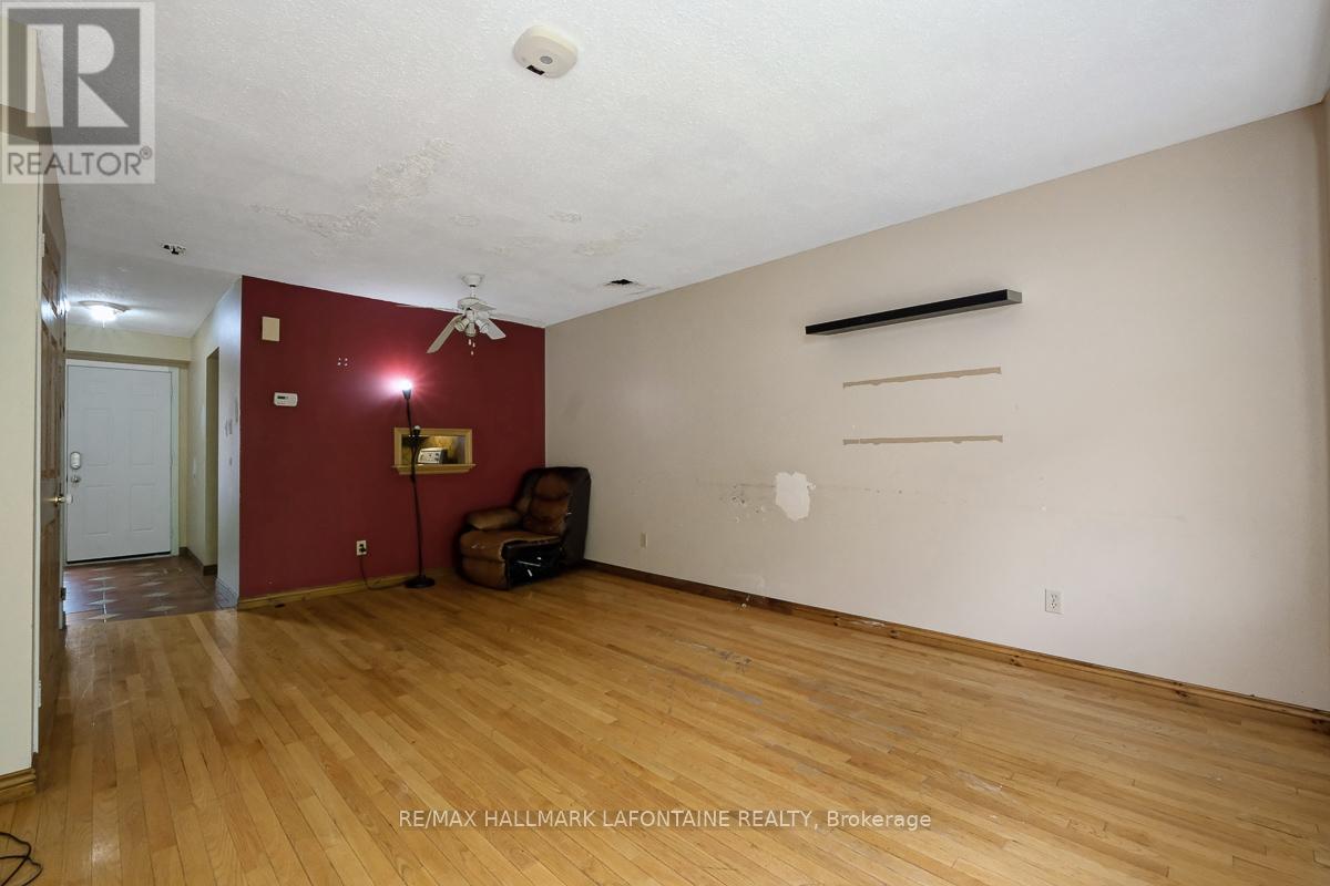 3 Bed, 2 Bath House for Sale in Ottawa – 39 – 3145 OLYMPIC WAY, Ottawa – MLS# X13414404 - Image 19