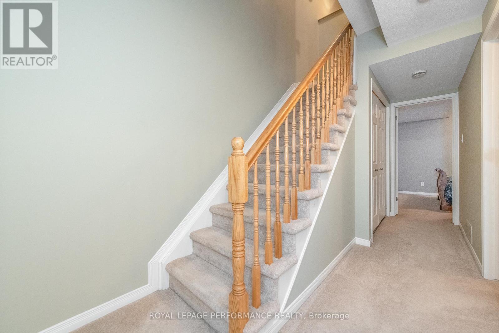 3 Bed, 2 Bath House for Sale in Ottawa – 111 STEELE PARK PRIVATE, Ottawa – MLS# X13414468 - Image 21