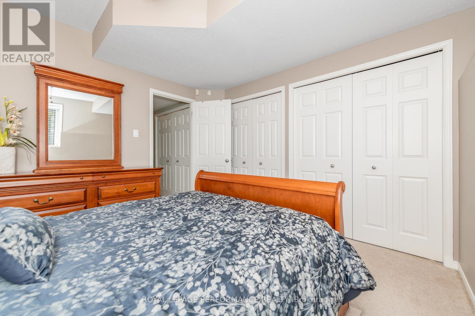 3 Bed, 2 Bath House for Sale in Ottawa – 111 STEELE PARK PRIVATE, Ottawa – MLS# X13414468 - Image 14