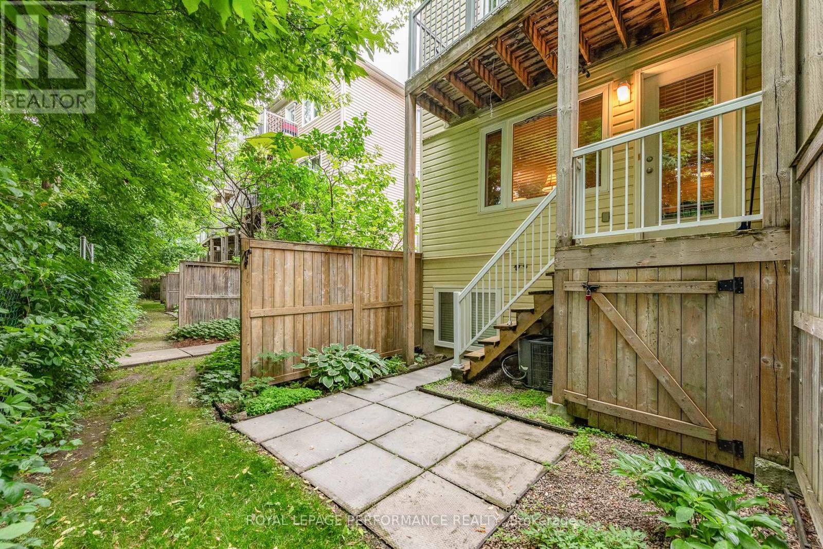 3 Bed, 2 Bath House for Sale in Ottawa – 111 STEELE PARK PRIVATE, Ottawa – MLS# X13414468 - Image 6
