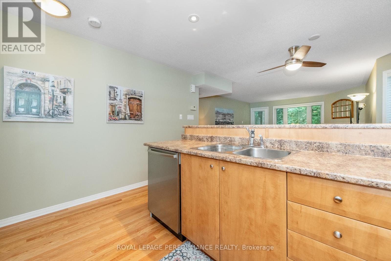 3 Bed, 2 Bath House for Sale in Ottawa – 111 STEELE PARK PRIVATE, Ottawa – MLS# X13414468 - Image 1