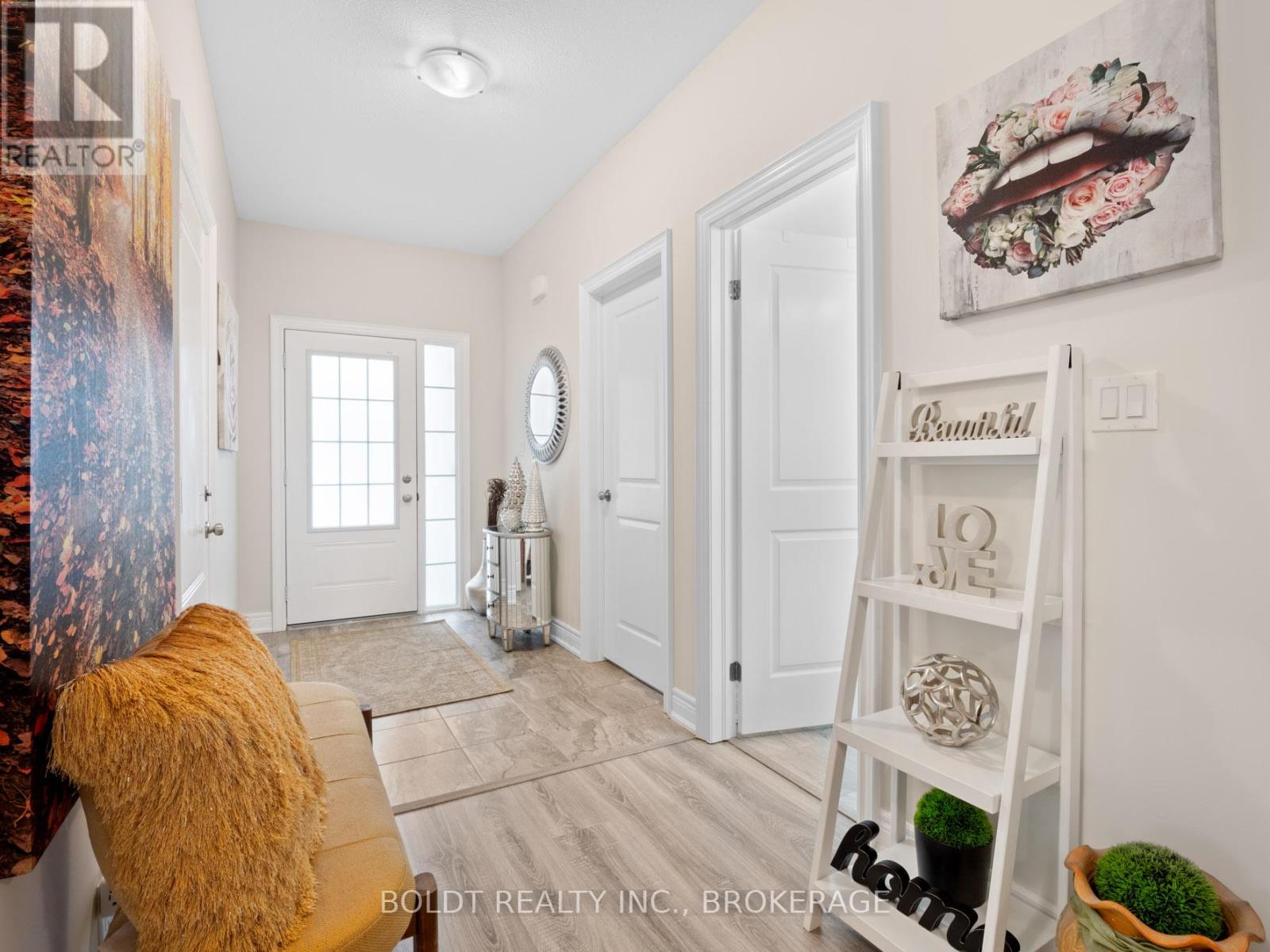 412 HUMMEL CRESCENT - 5