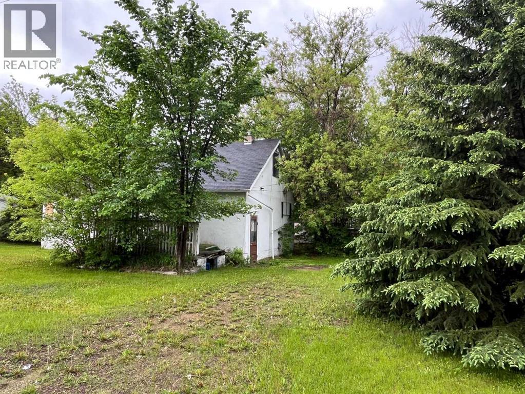 5402 50 Street - 5